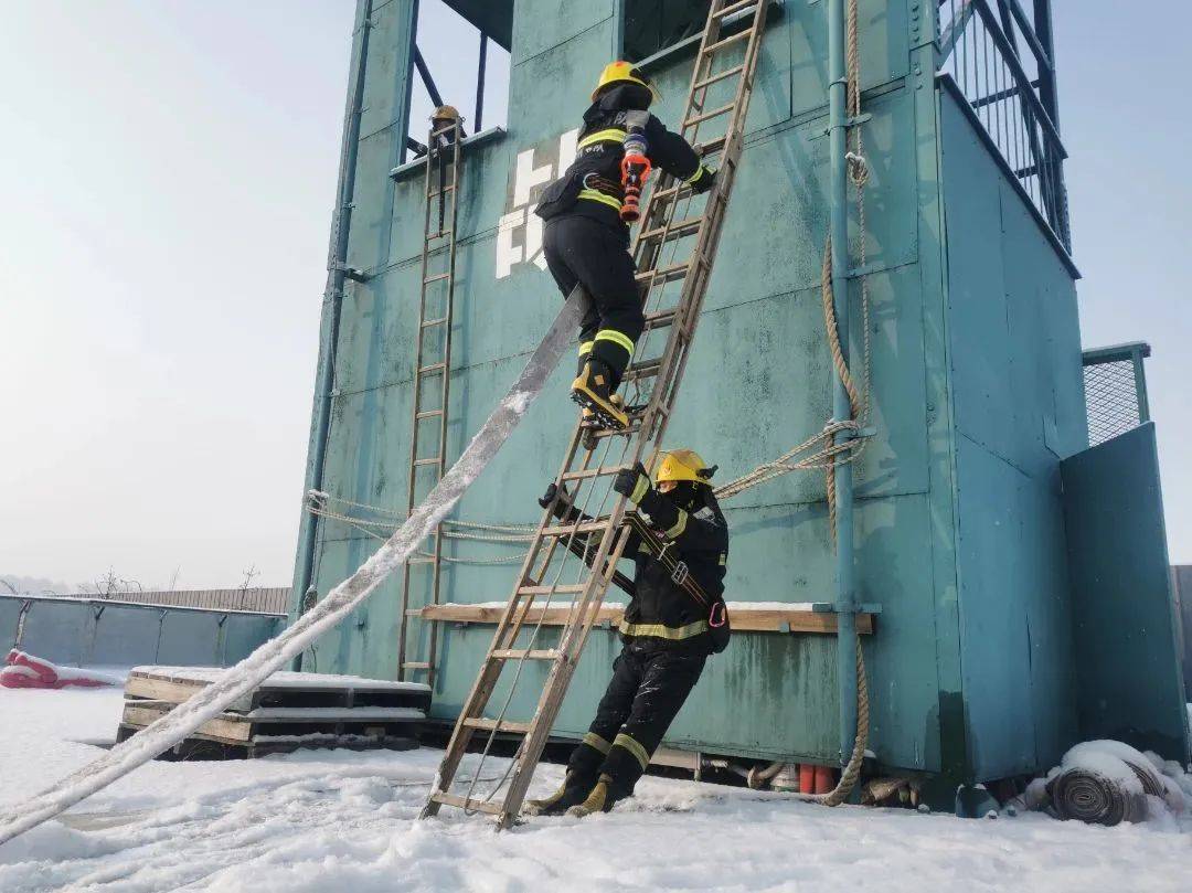开云体育在线-劲旅硬战惊心，比赛僵局激进的简单介绍