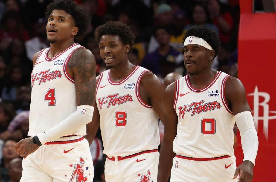 火箭队裁掉前锋，球队打算重组阵容