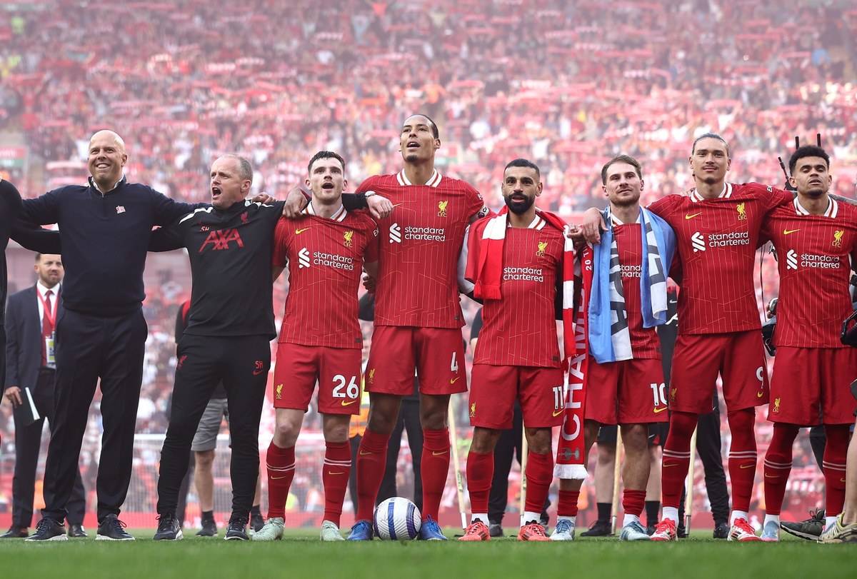 利物浦队在友谊赛中大胜,打入四球 利物浦队在友谊赛中大胜,打入四球