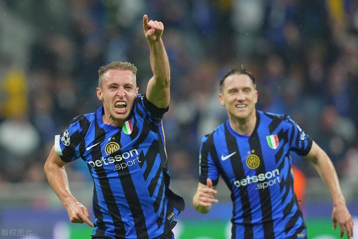 国际足球赛场上各国队伍鏖战 国际足球赛场上各国队伍鏖战