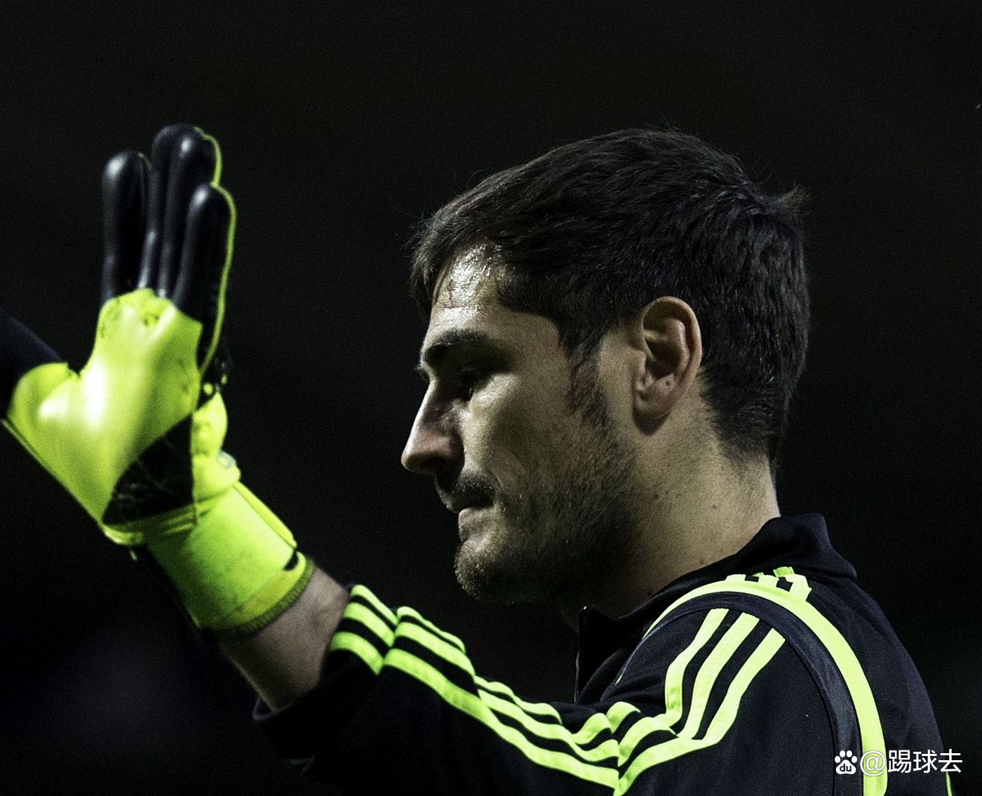 拜仁客场战平利兹联,难得一分 拜仁客场战平利兹联,难得一分