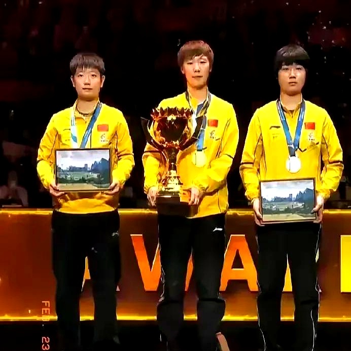 关键比赛中球队奋力拼搏成功夺冠 关键比赛中球队奋力拼搏成功夺冠