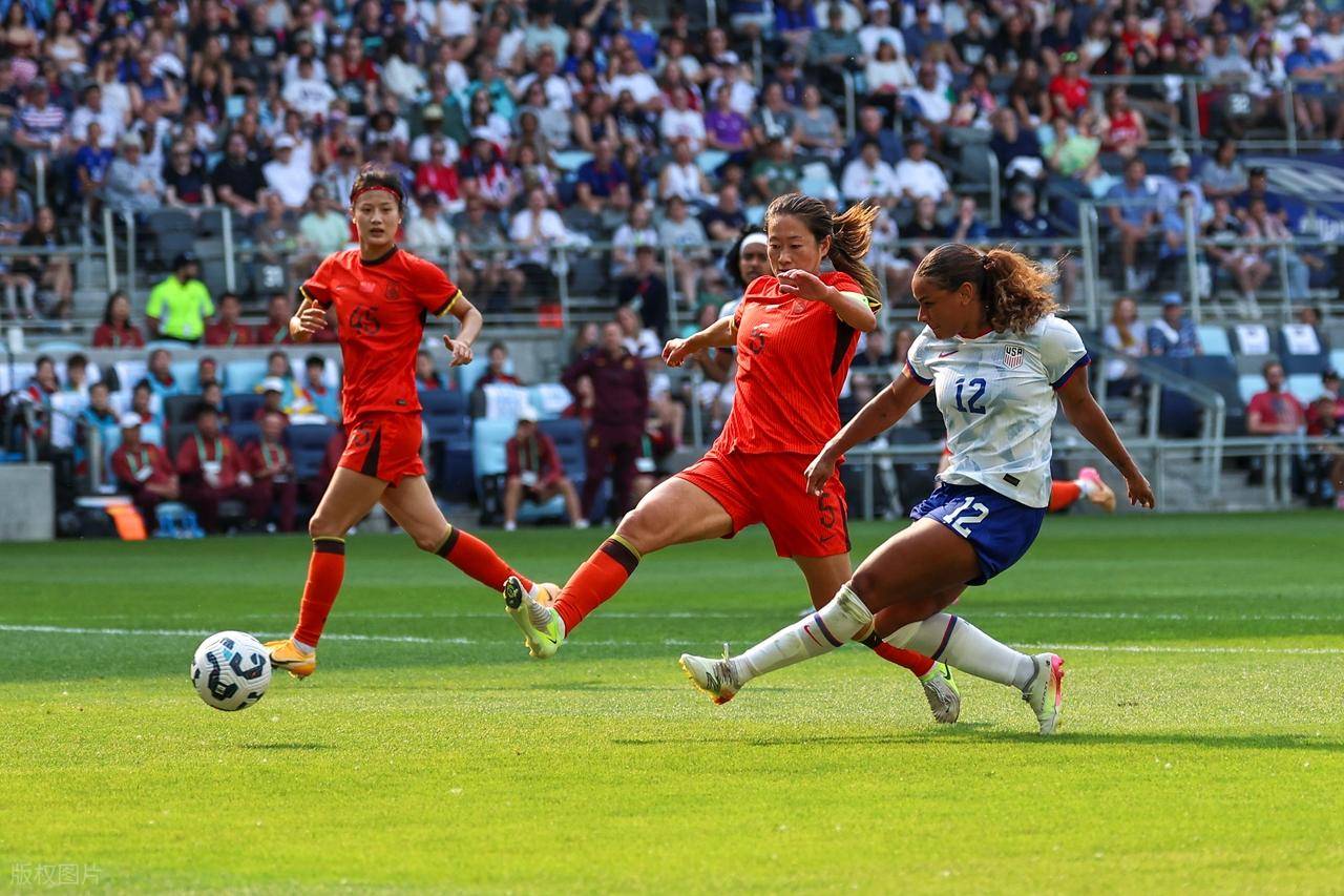 女足联赛战况激烈,胜负难分 女足联赛战况激烈,胜负难分