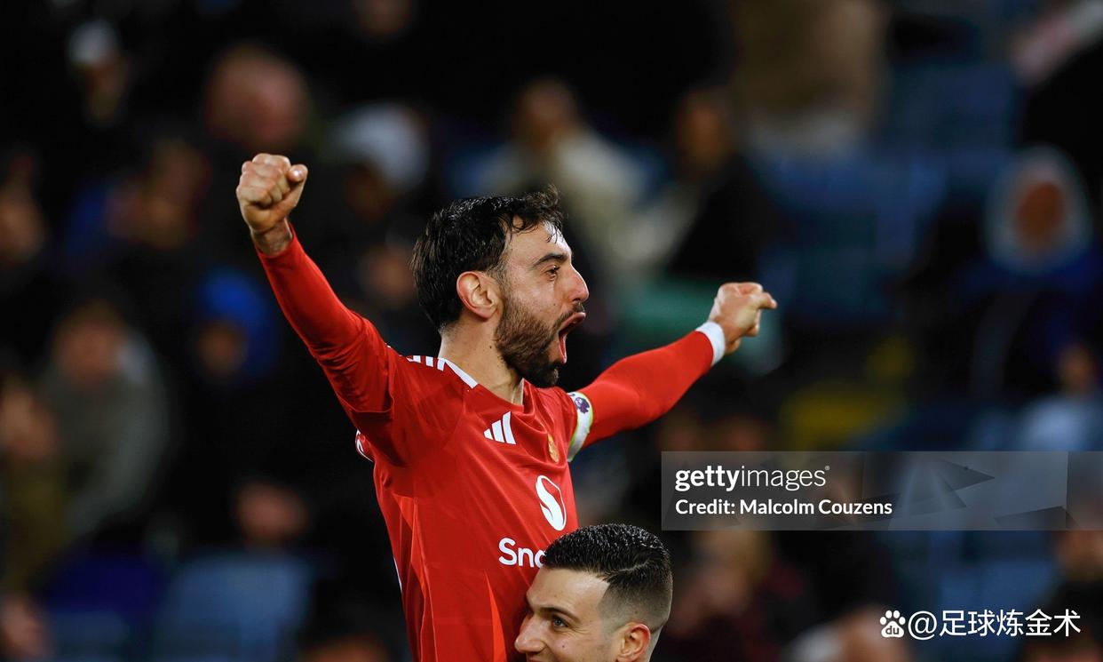 曼联全队合力作战,轻松击败莱斯特城,继续保持领先态势 曼联全队合力作战,轻松击败莱斯特城,继续保持领先态势