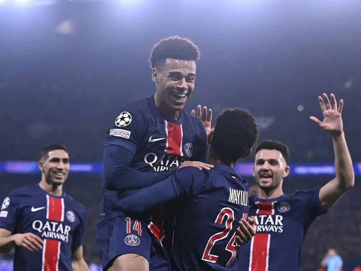 红军在客场成功逆转法国球队巴黎圣日耳曼 红军在客场成功逆转法国球队巴黎圣日耳曼