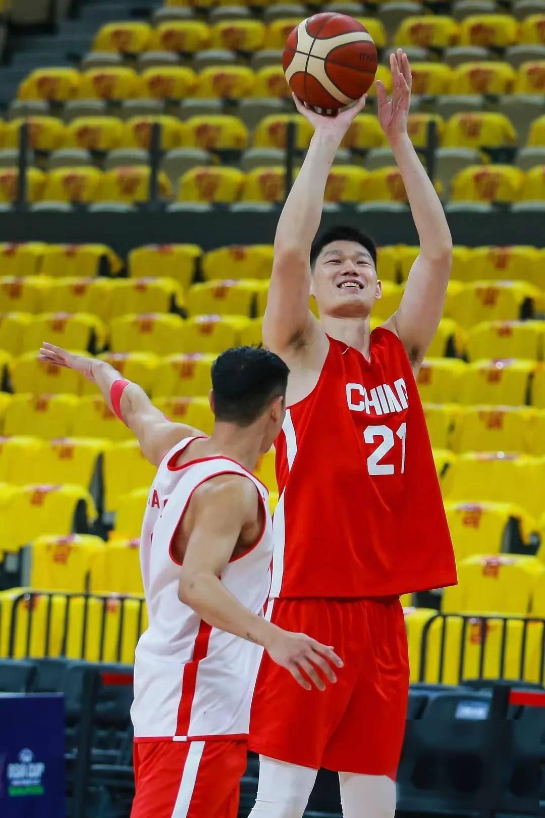 云南男篮备战四川队，全员全力冲刺备战