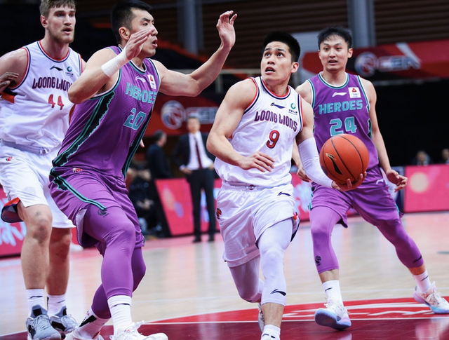 首钢连比两连胜,球队士气高涨冲击总冠军 首钢连比两连胜,球队士气高涨冲击总冠军