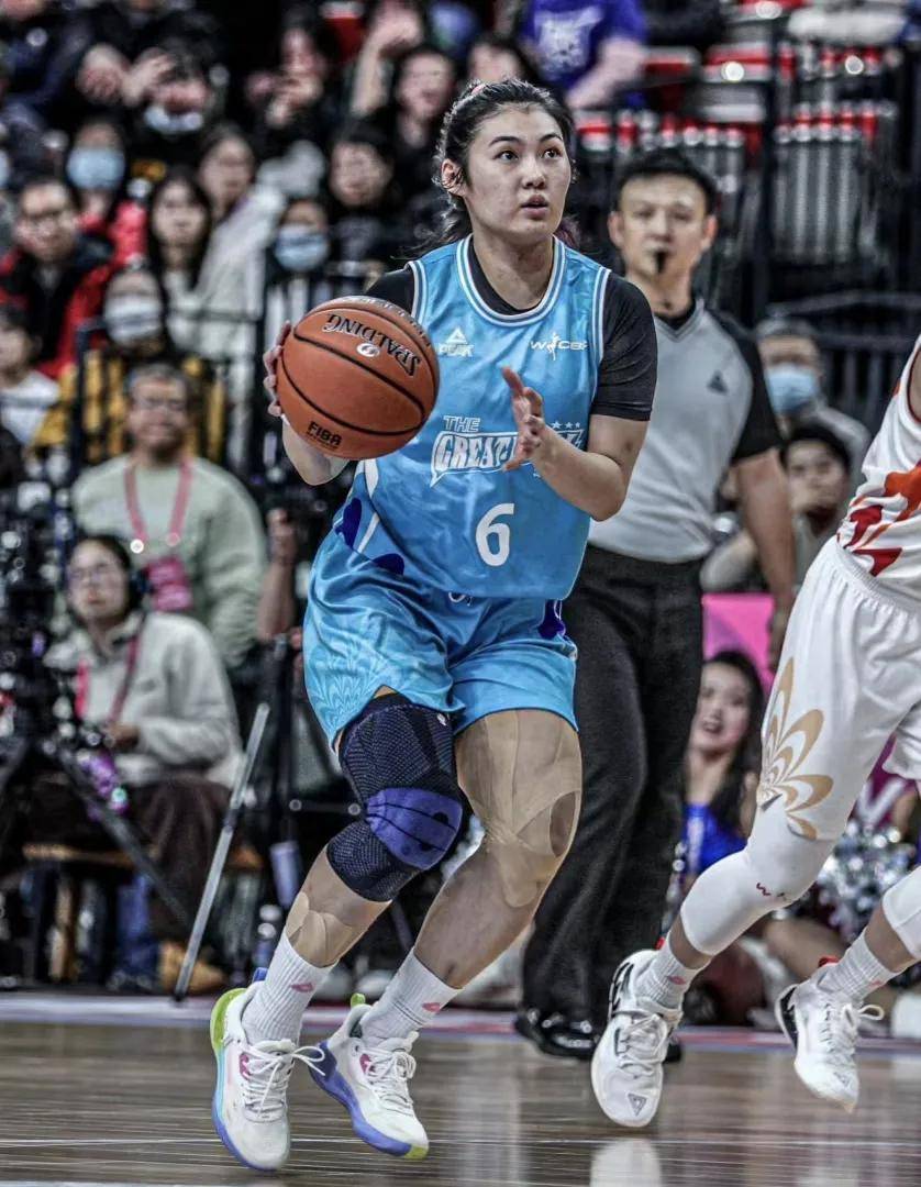 开云体育中国-上海女篮季后赛初战，主帅战术刁钻策略领先