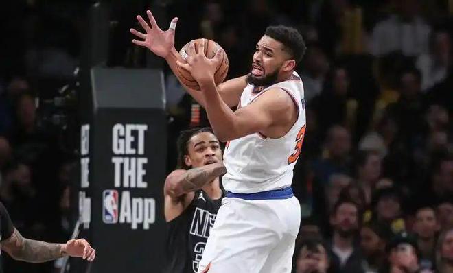 篮网客场大胜尼克斯,迎来好转 篮网客场大胜尼克斯,迎来好转