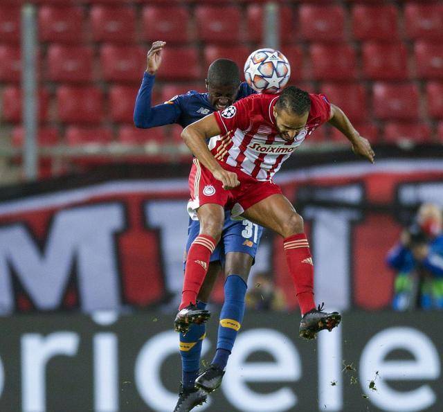 弗赖堡球员发挥出色,助球队取胜 弗赖堡球员发挥出色,助球队取胜