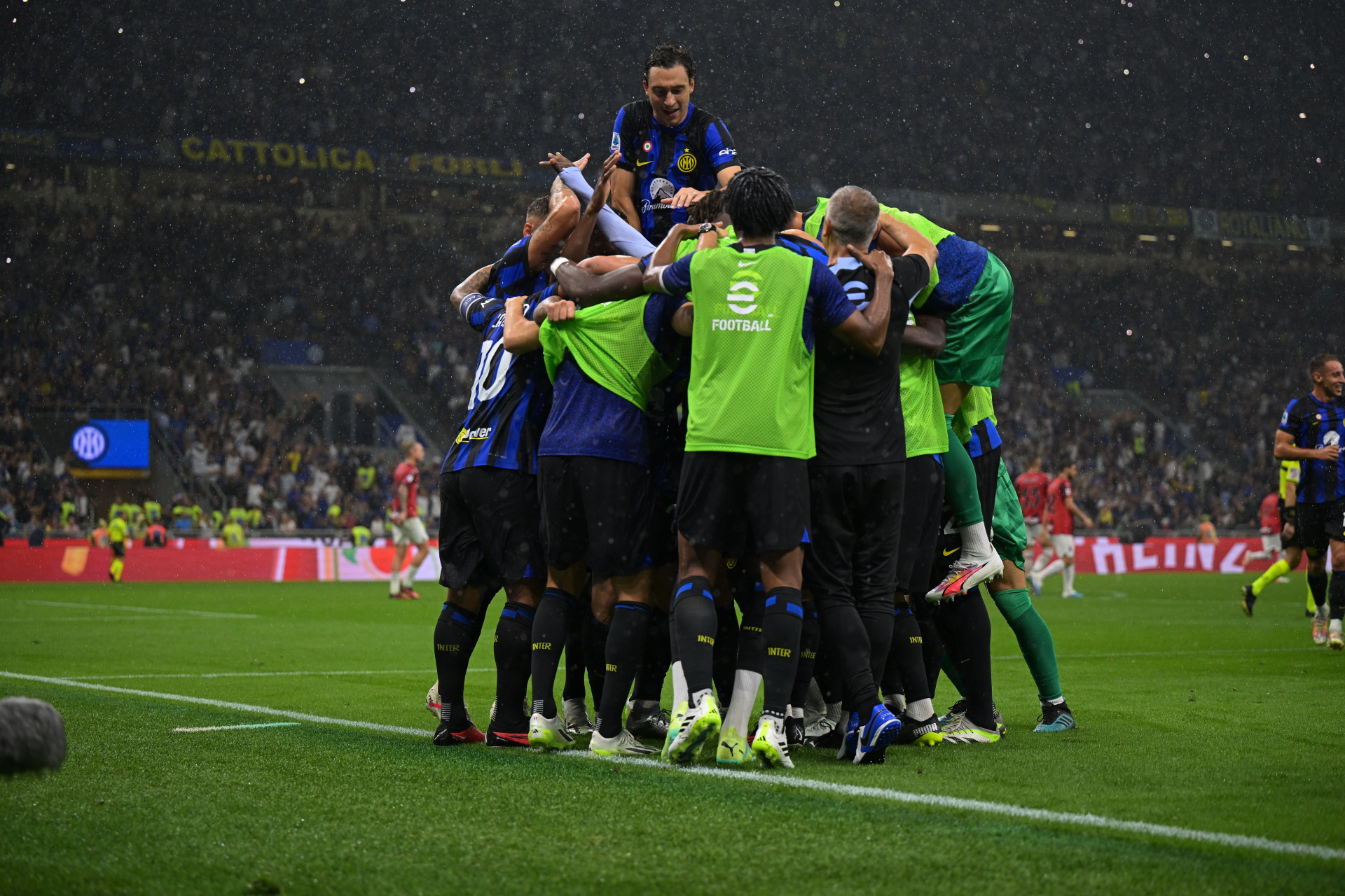 开云官网-国际米兰主场大胜桑普多利亚，豪取三分