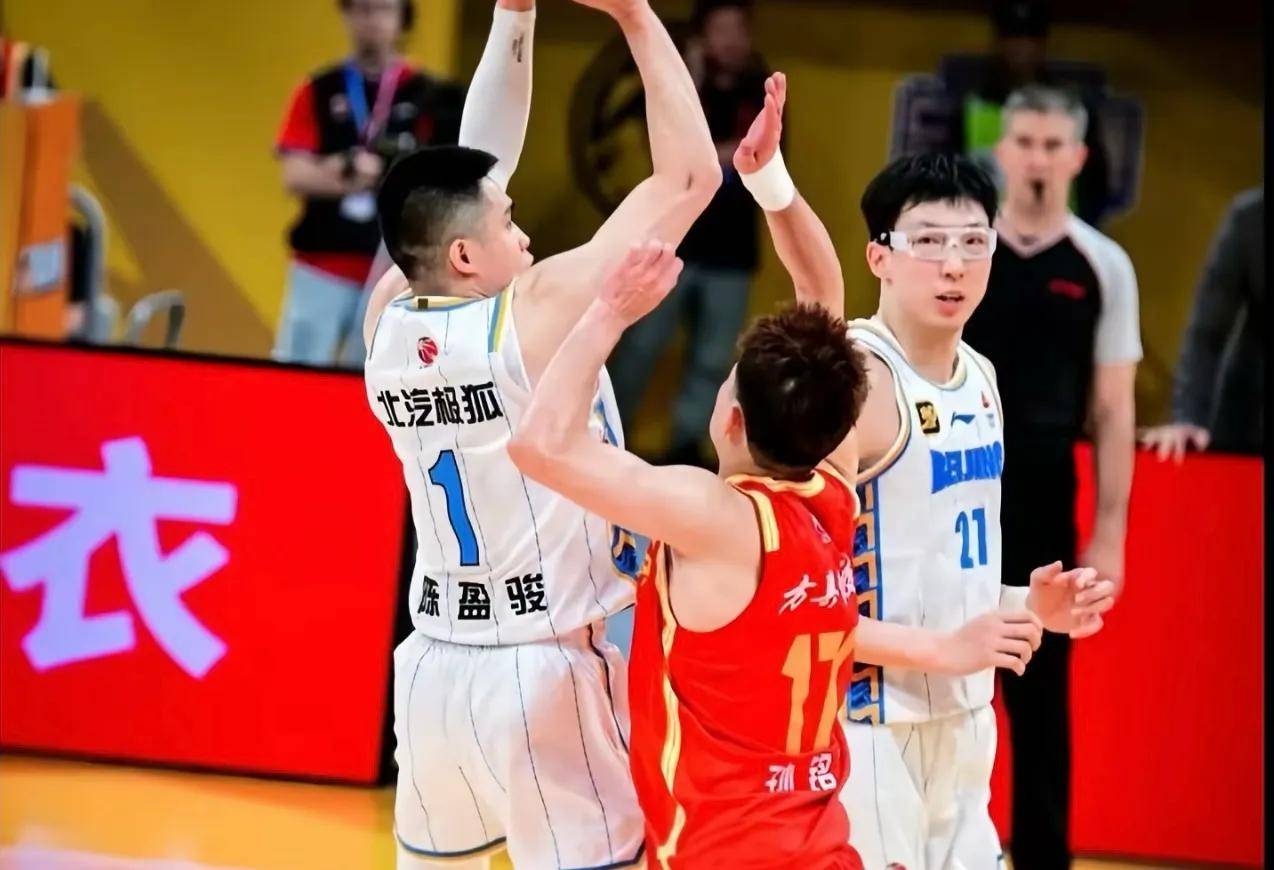 开云下载-关于广厦队员合力实现逆袭，逆转节奏一举获胜的信息