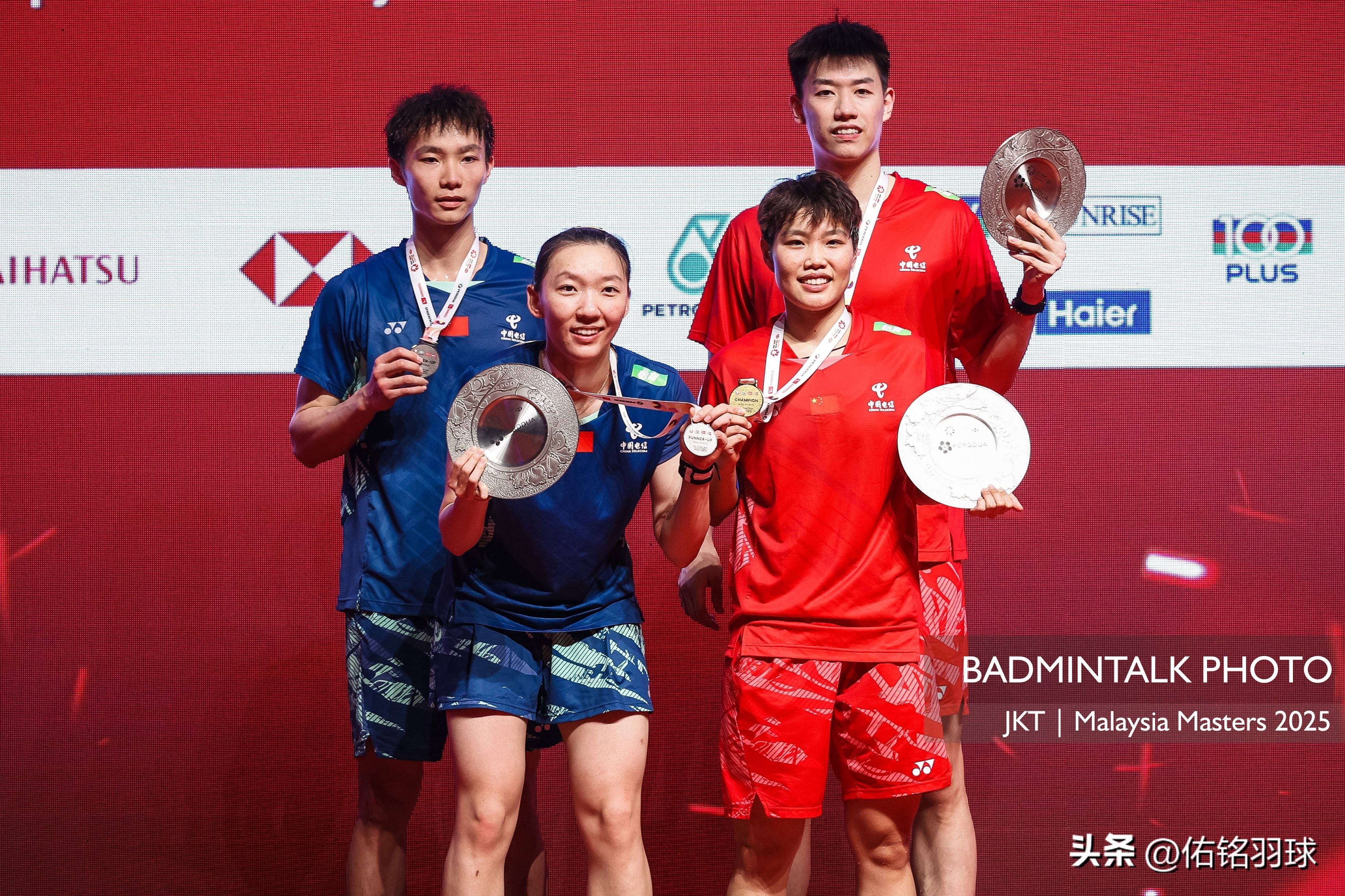 马来西亚羽毛球队团队合作,实现晋级 马来西亚羽毛球队团队合作,实现晋级