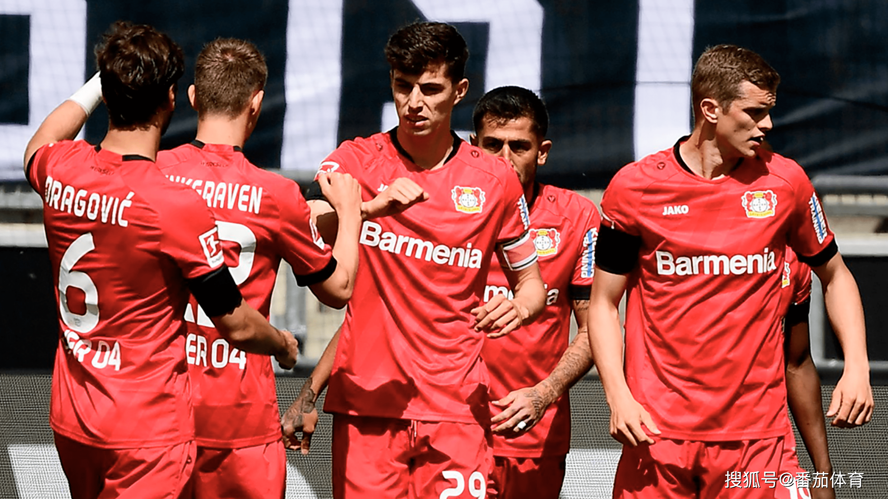 开云平台-包含霍芬海姆攻守表现出色，赢得关键胜利的词条