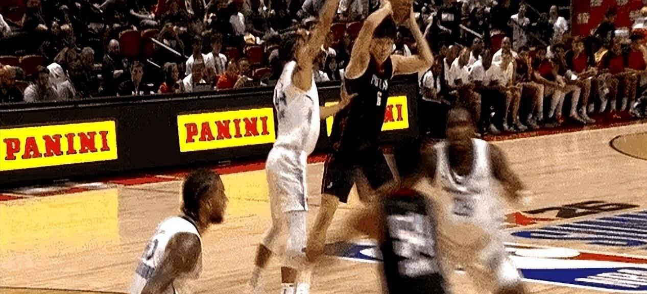 篮球赛场上一幕让人感慨万千 篮球赛场上一幕让人感慨万千