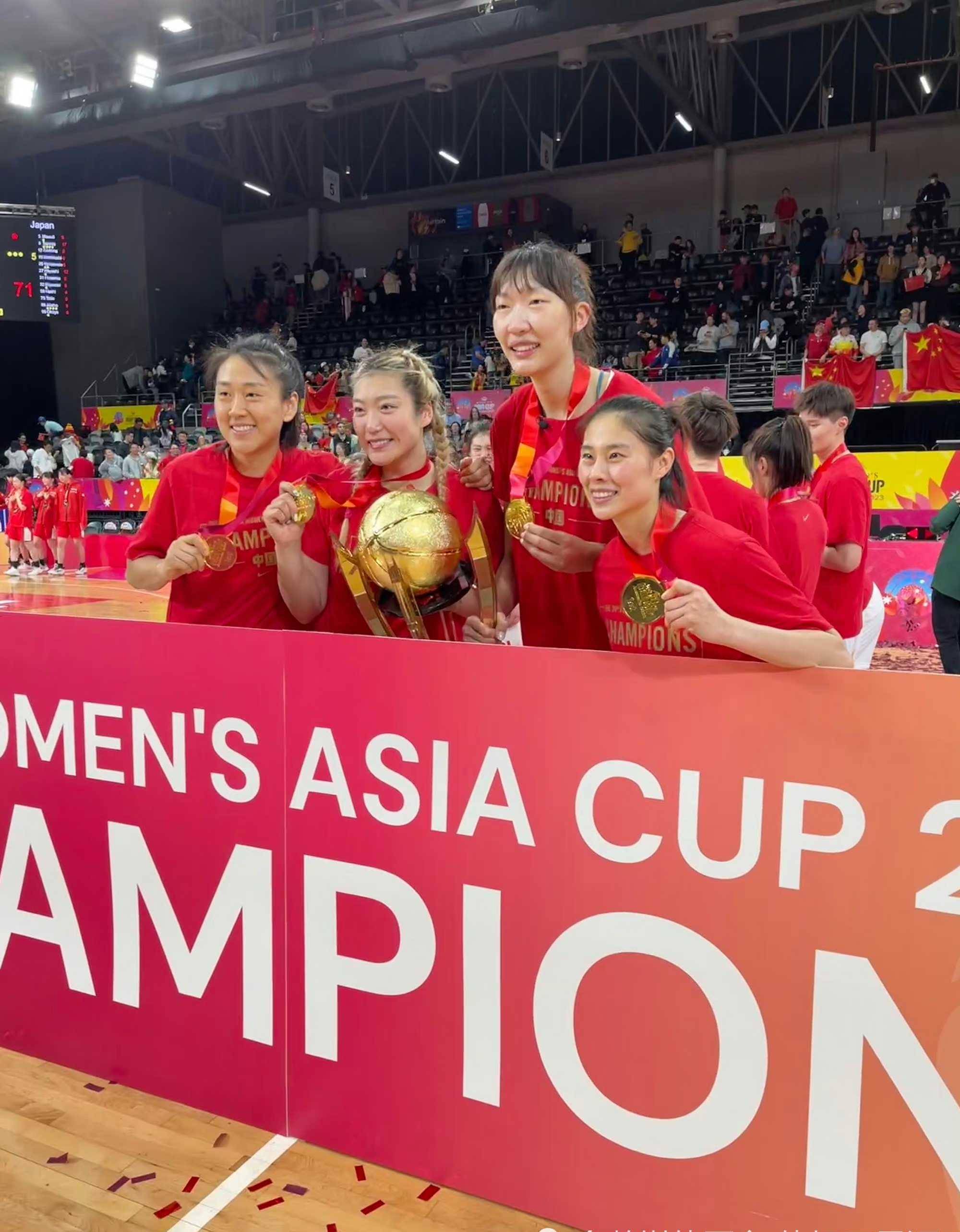 亚洲杯女篮赛场火热进行中国队勇夺胜利 亚洲杯女篮赛场火热进行中国队勇夺胜利