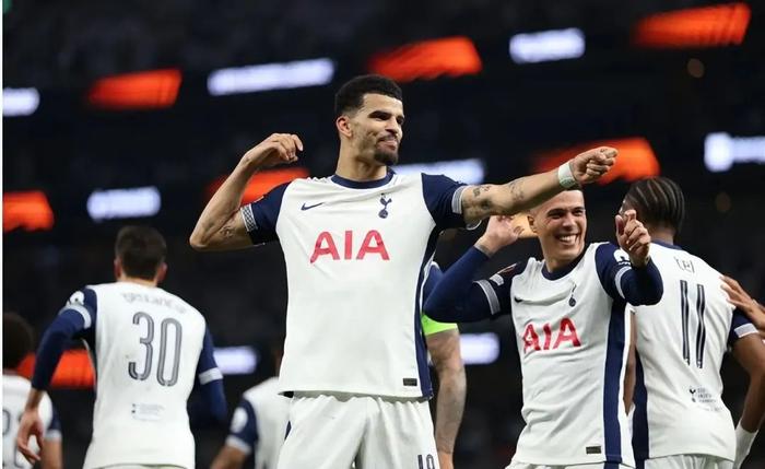 热刺换帅后取得首胜，重返前八