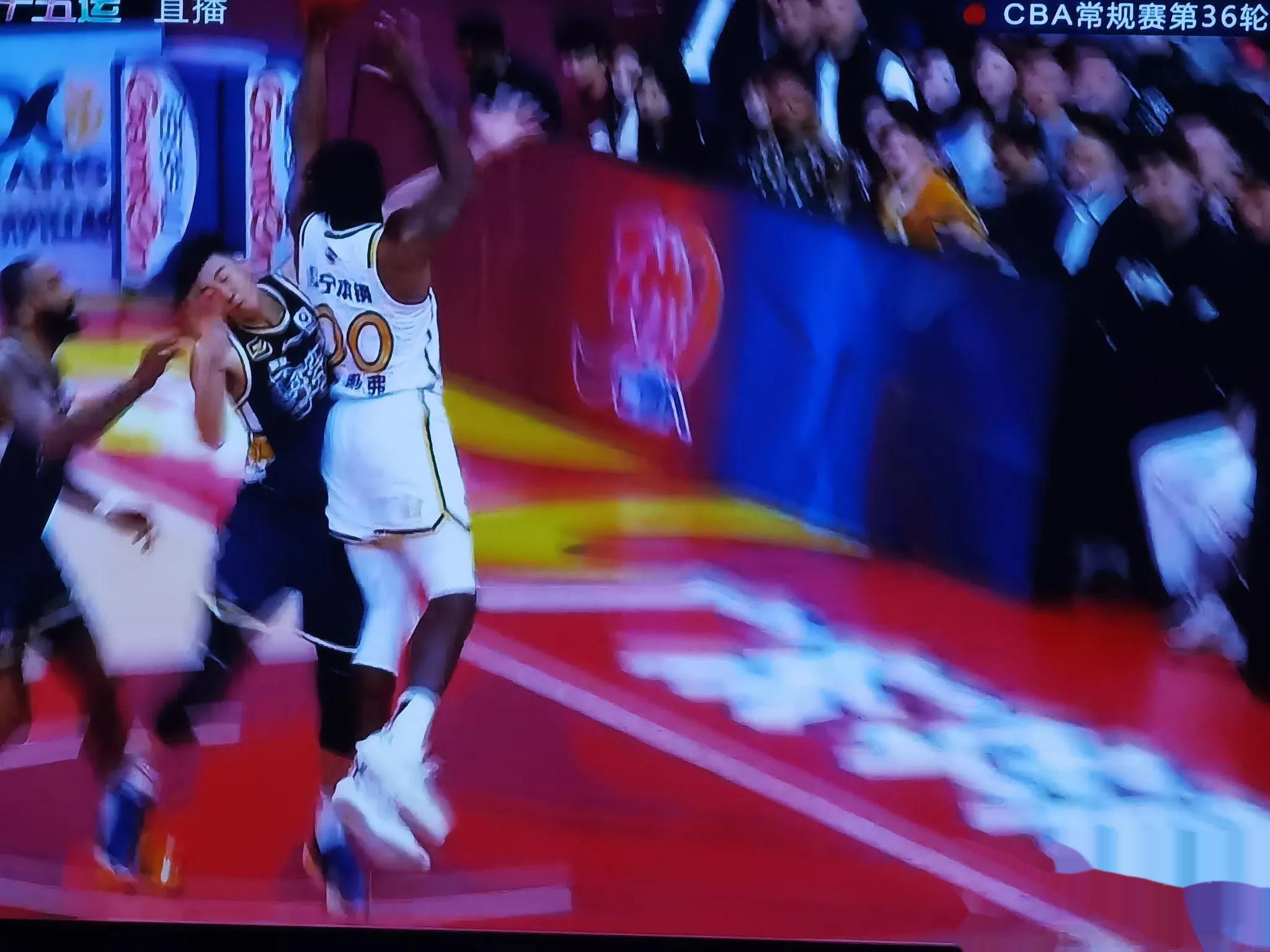 半场逆转!3:1大胜对手,球队晋级 半场逆转!3:1大胜对手,球队晋级