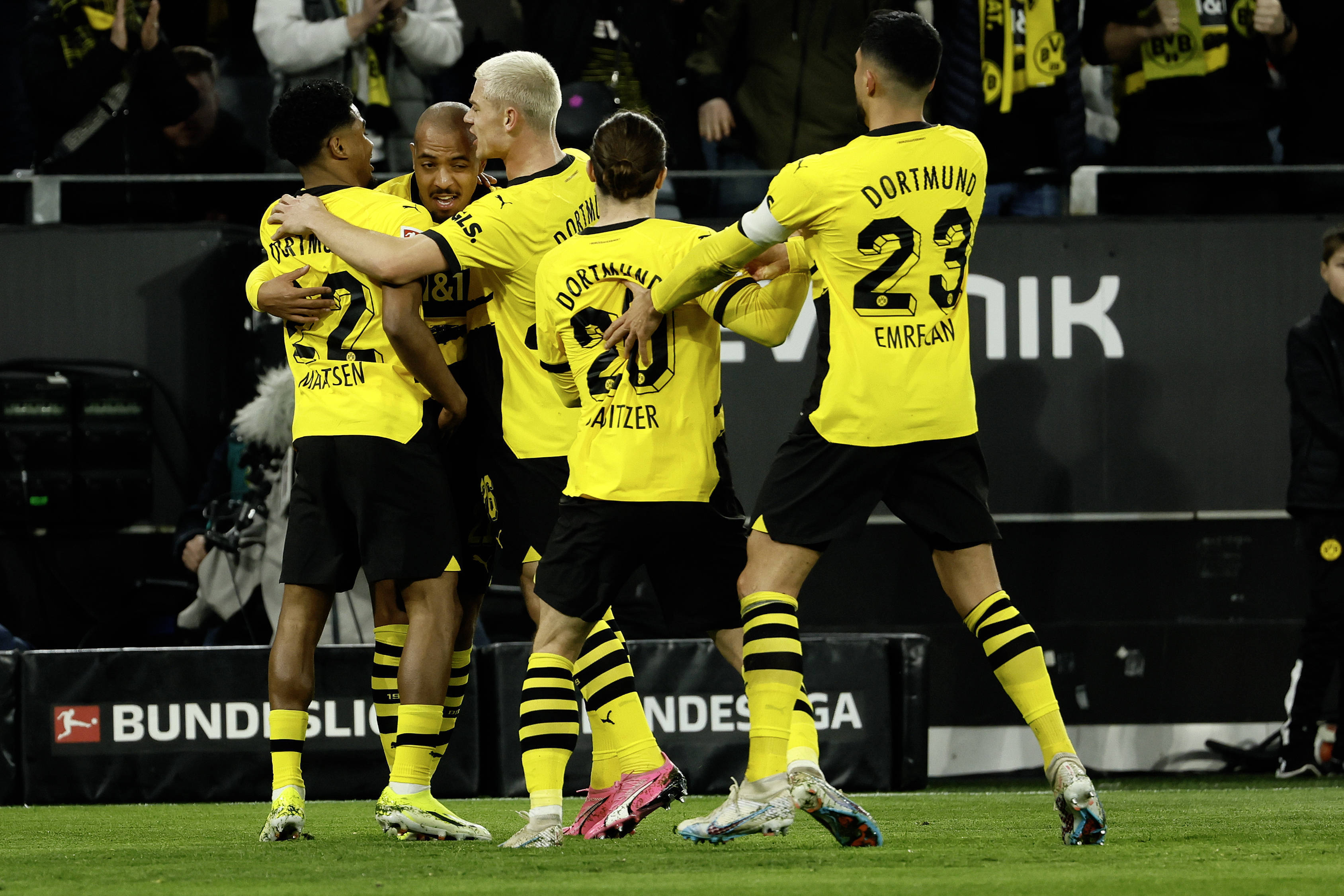 多特蒙德客场-大胜,提升联赛排名的简单介绍 多特蒙德客场-大胜,提升联赛排名的简单介绍