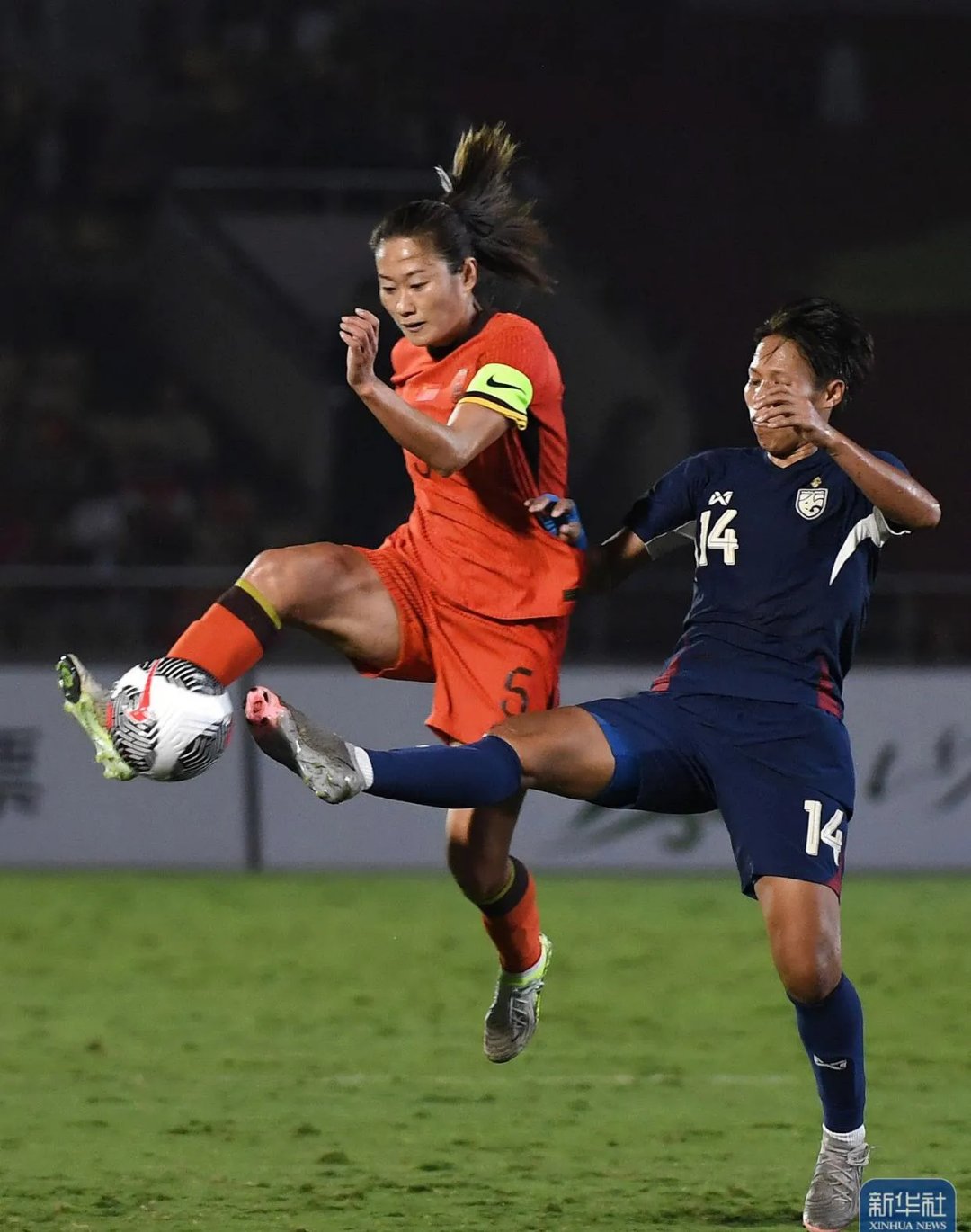 世界女足锦标赛激烈角力,决赛名将浮出水面的简单介绍 世界女足锦标赛激烈角力,决赛名将浮出水面的简单介绍