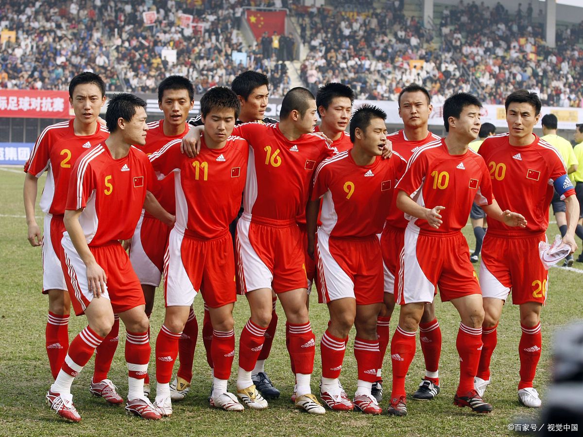 开云体育登录-足球赛场上的精彩对决吸引众人瞩目