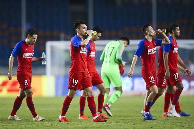 包含成功逆转战局,重庆斯威队锐不可挡夺得宝贵3分的词条 包含成功逆转战局,重庆斯威队锐不可挡夺得宝贵3分的词条