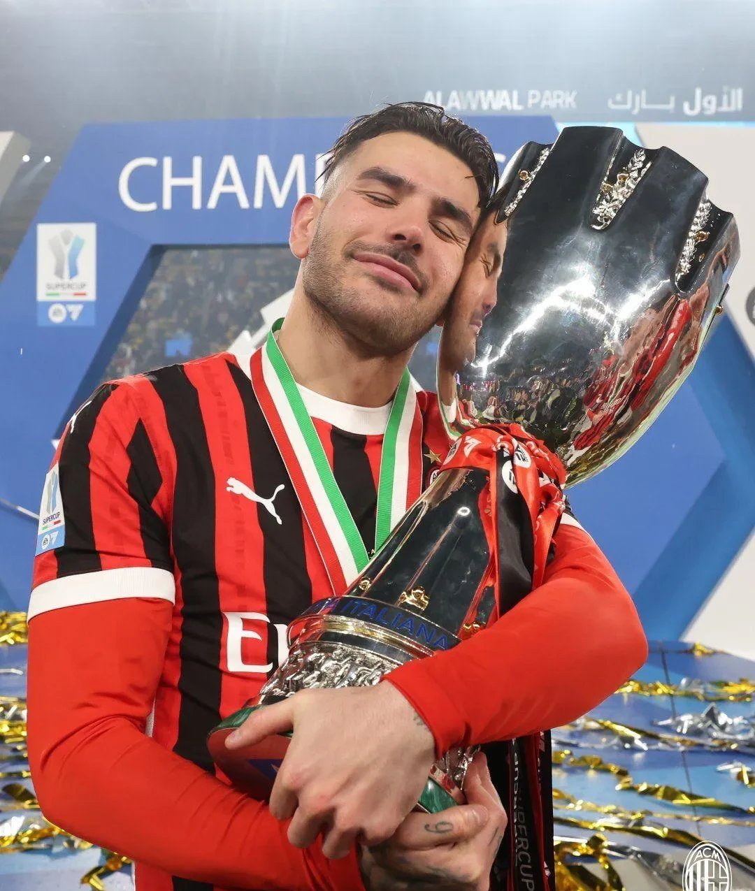 意甲传奇球星受伤,球迷心痛但信心不减 意甲传奇球星受伤,球迷心痛但信心不减