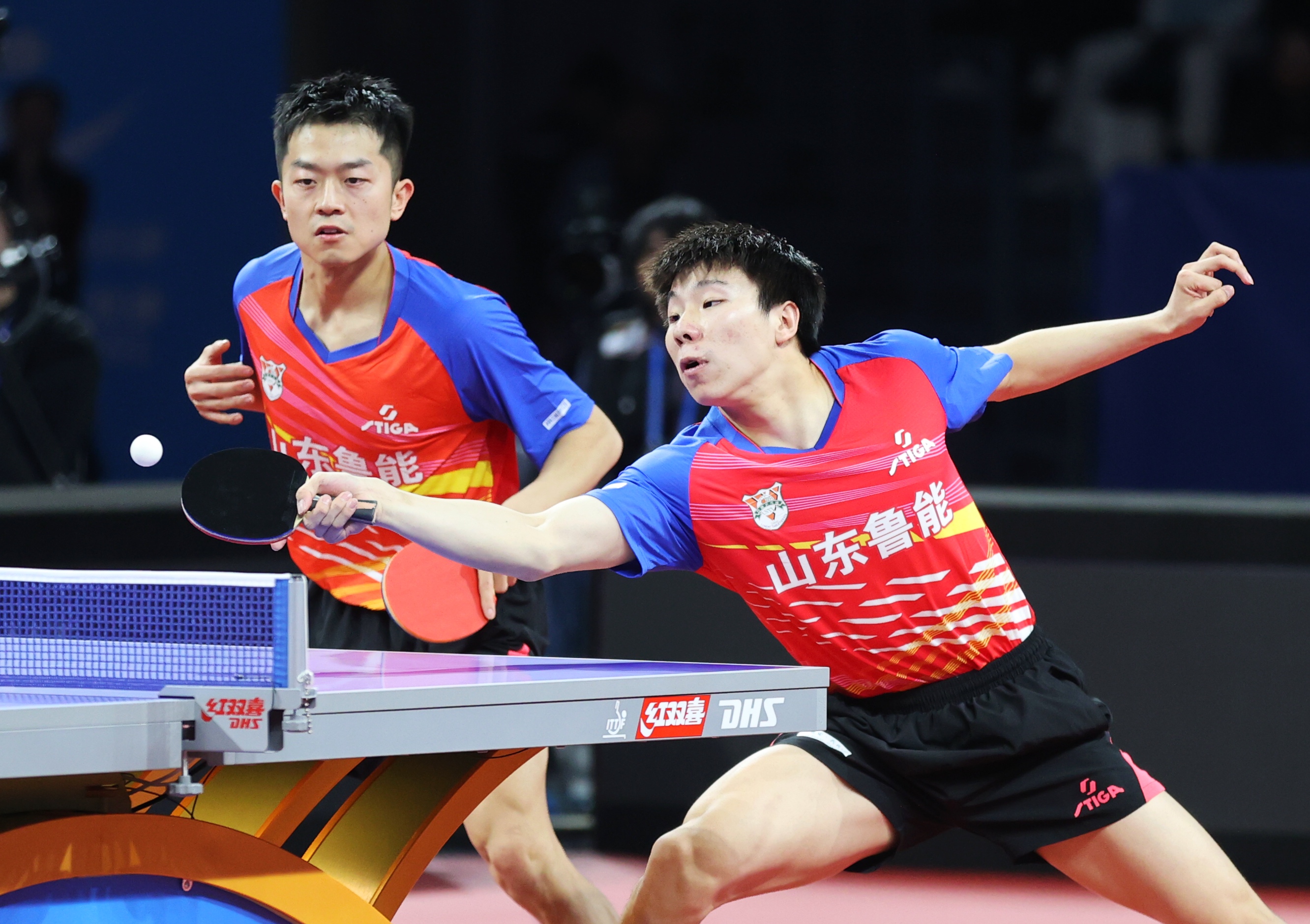 开云官网-山东鲁能全面占优，轻松战胜对手