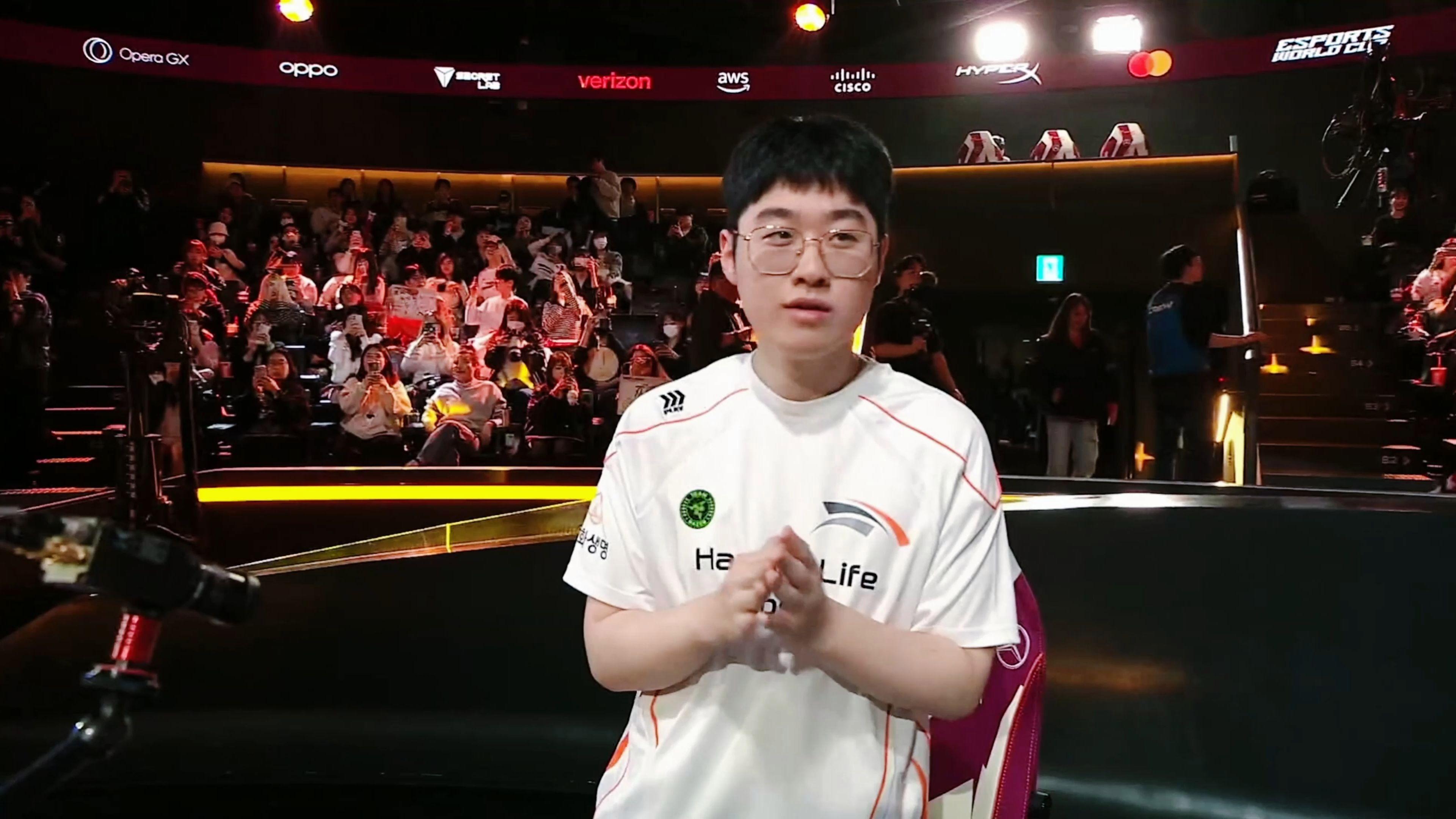 开云体育官网-GEN碾压TES，Zeus团战一打五顶尖较量八强赛，让粉丝疯狂欢呼