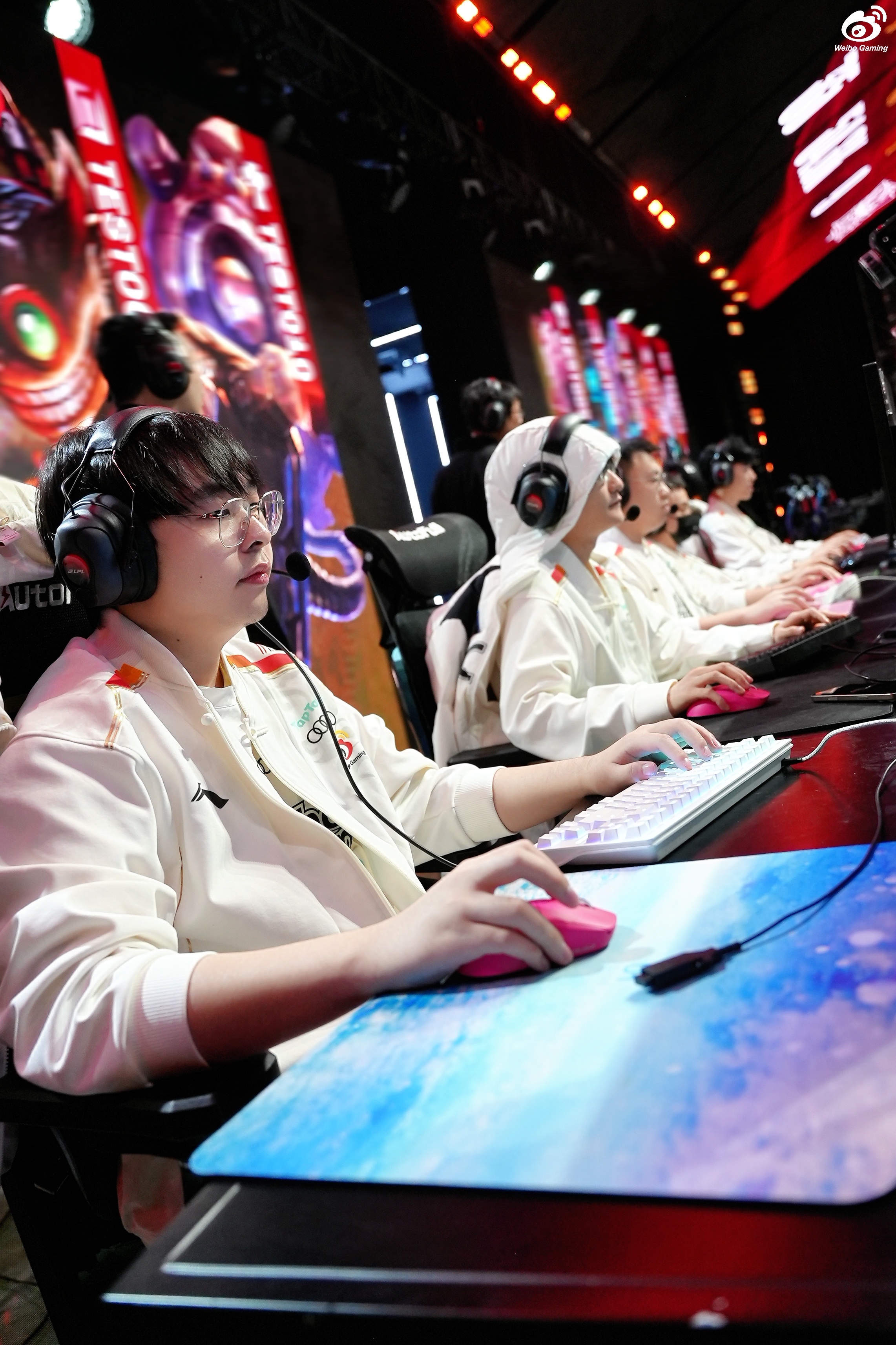 开云体育在线-包含WBG绝杀BLG，Uzi线上压制力十足鏖战多局八强赛，成为赛场最大亮点的词条