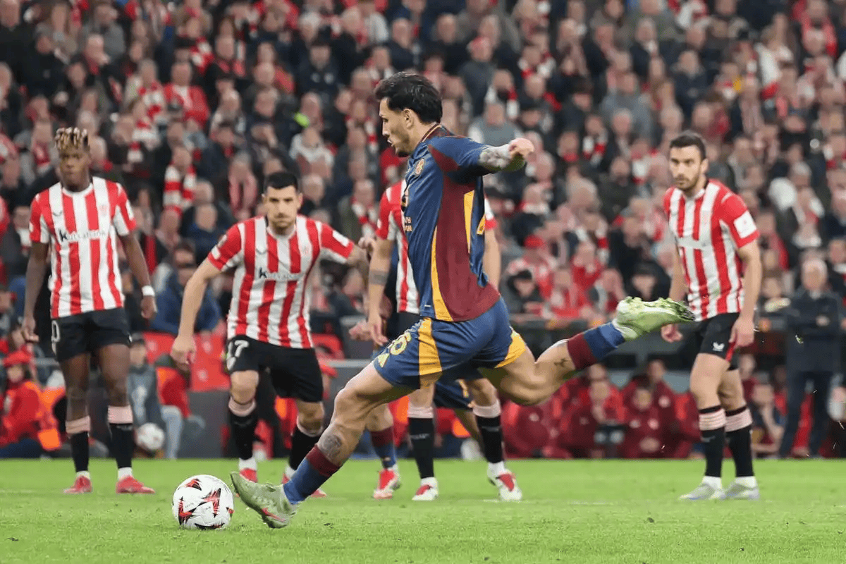 开云APP-皇家社会中后卫遭遇停赛处罚，球队防线受挫