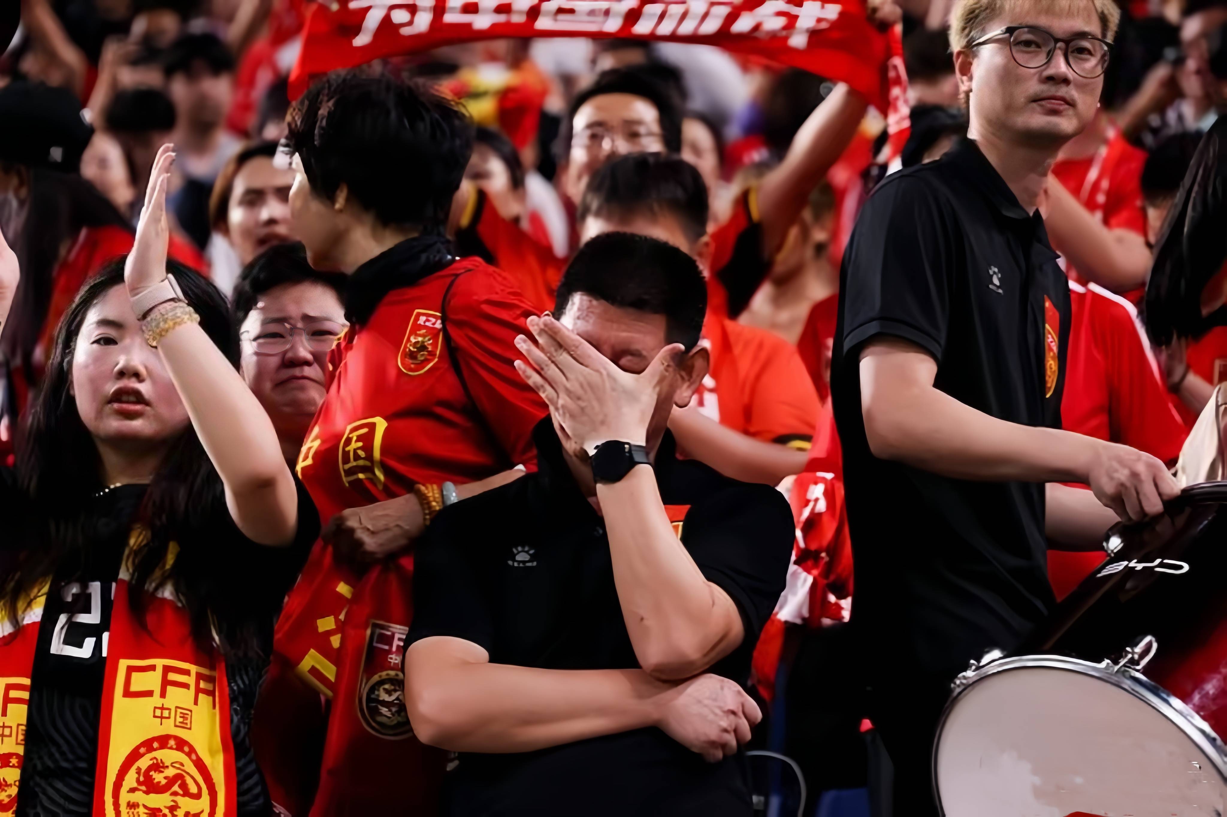 包含广大球迷一致点赞!国内足球联赛吸引眼球的词条 包含广大球迷一致点赞!国内足球联赛吸引眼球的词条