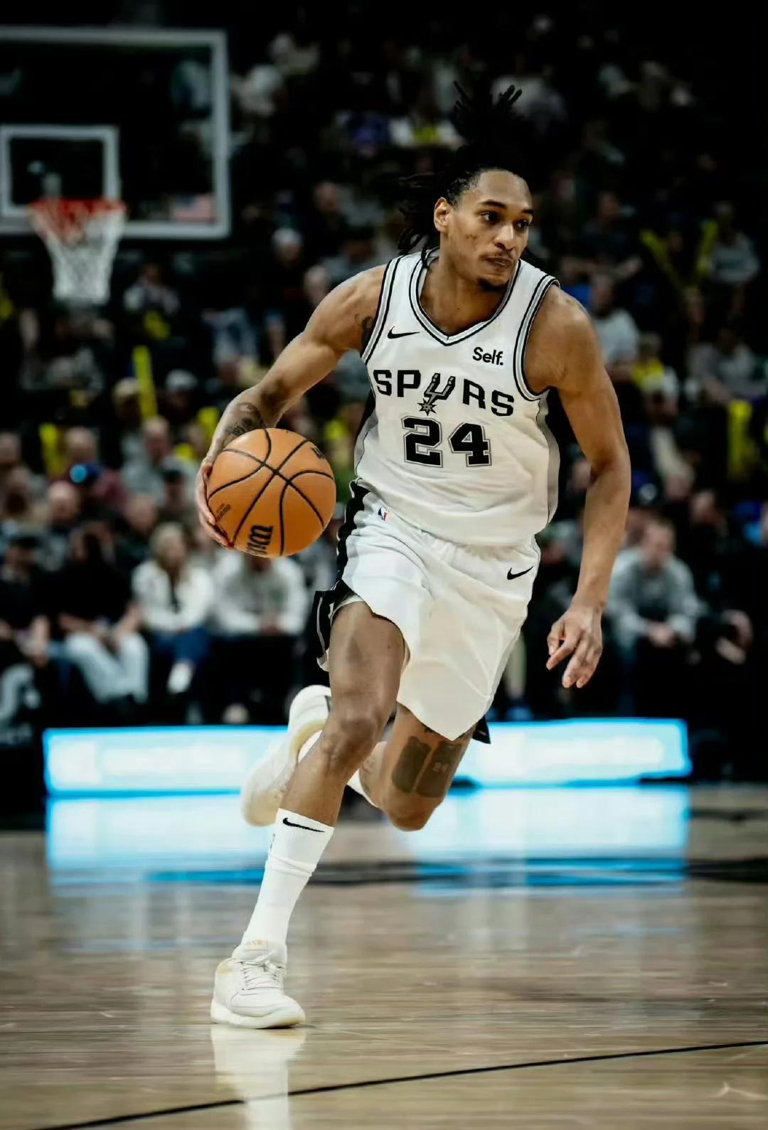 马刺遭遇三连败,波波维奇批评球队表现不稳定 马刺遭遇三连败,波波维奇批评球队表现不稳定