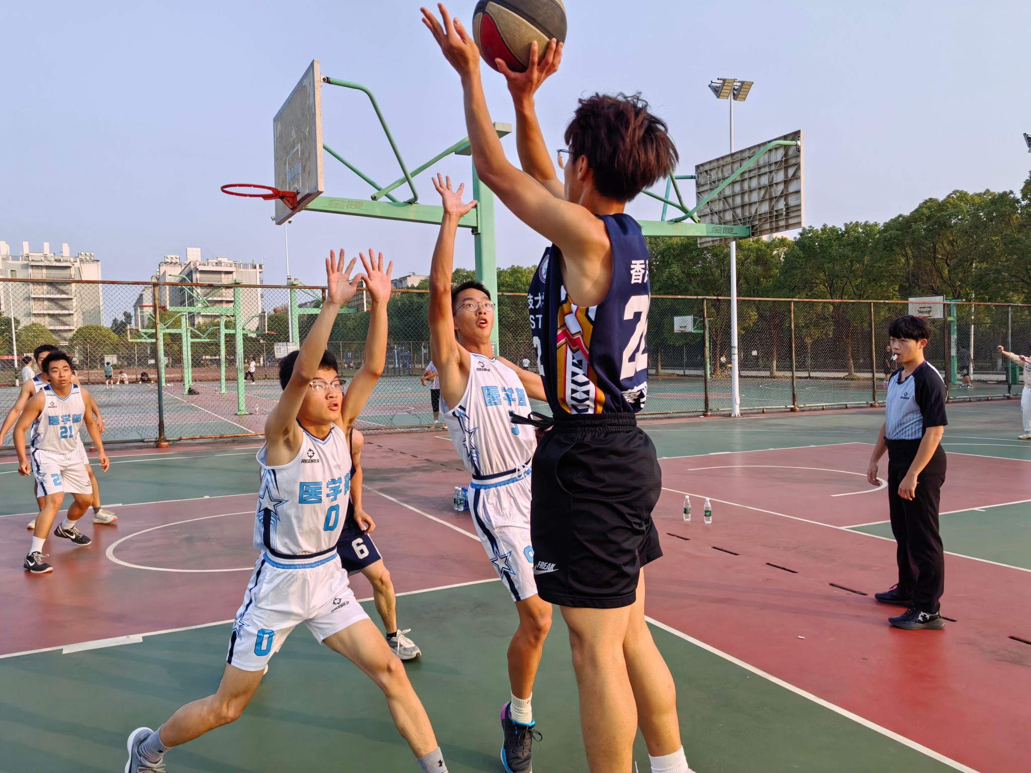 关于大学生校园篮球职业联赛,梦想成真的舞台的信息 关于大学生校园篮球职业联赛,梦想成真的舞台的信息