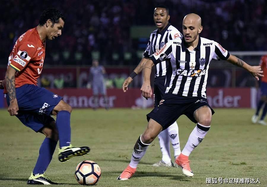 湖北华夏连战连捷,引领联赛发展大步向前 湖北华夏连战连捷,引领联赛发展大步向前