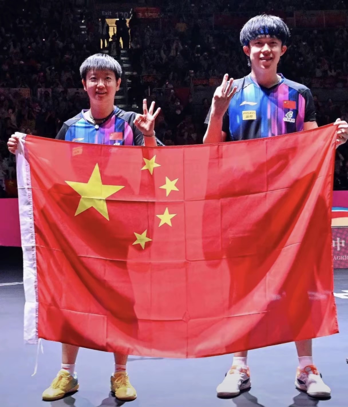 激动人心精彩比拼,球员技艺展现无与伦比 激动人心精彩比拼,球员技艺展现无与伦比