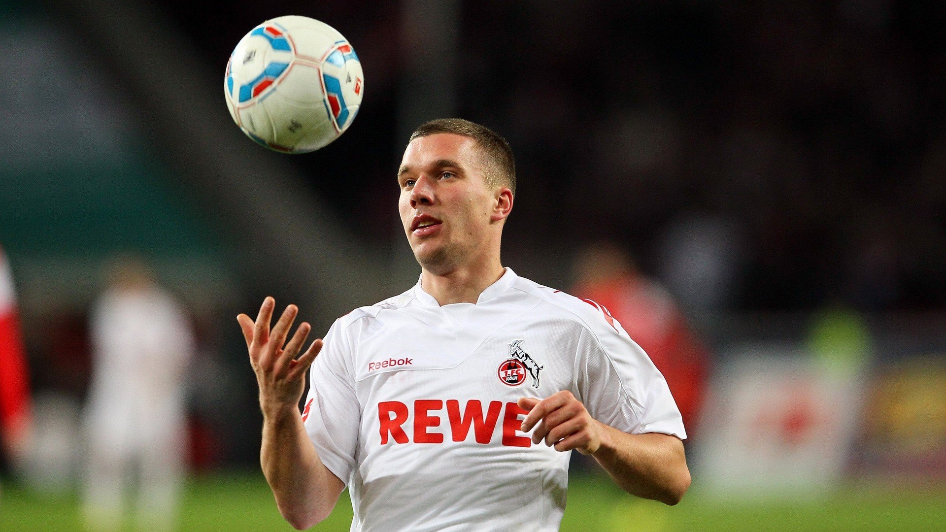 卡塞米罗中场铁壁守护胜利，沙特球队补时绝平燃爆塞维利亚