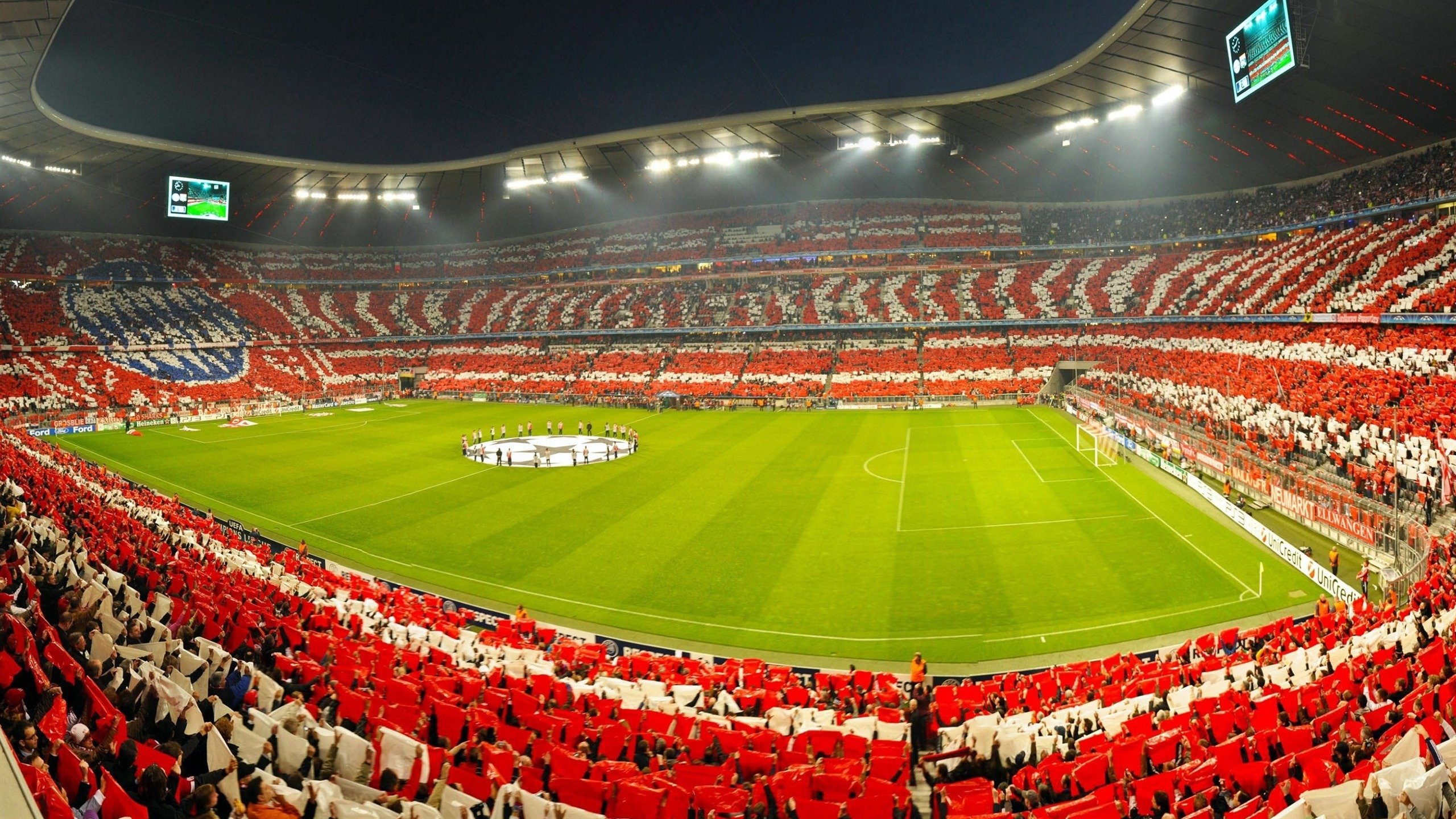 绿茵场的团队闪电战与乒台的个人统治力，巅峰表现的两种范式